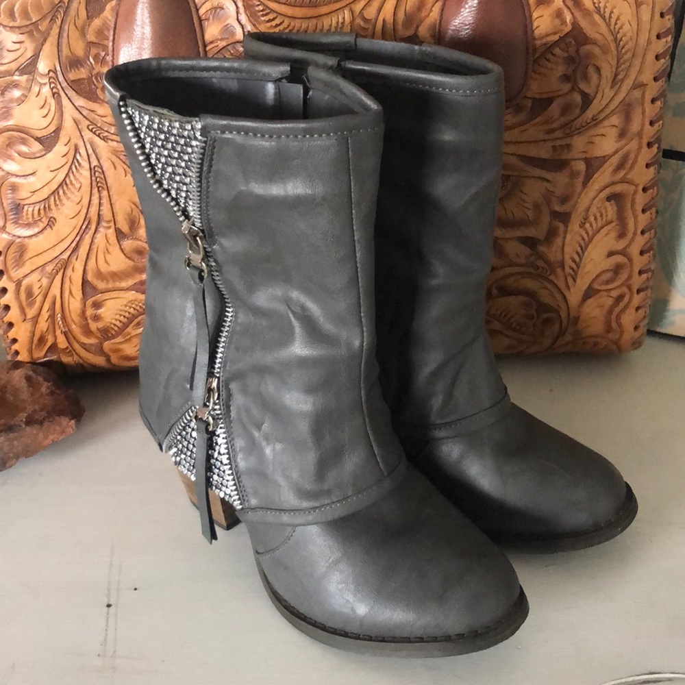 Super cute booties